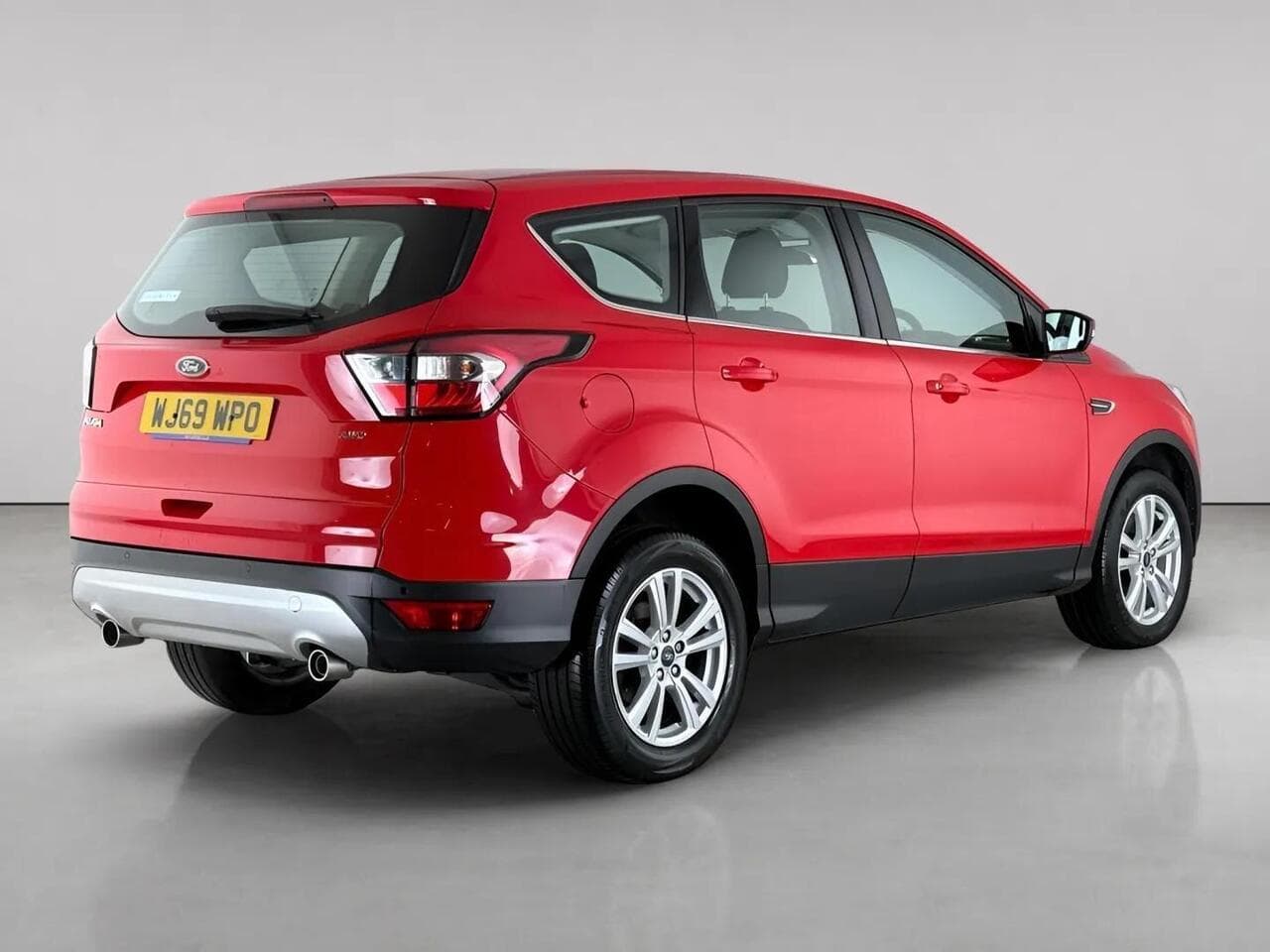 Ford Kuga thumbnail Rear Right