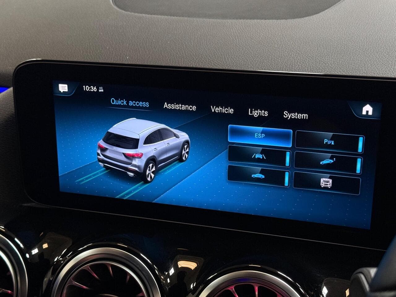 Mercedes-Benz GLA thumbnail Infotainment System