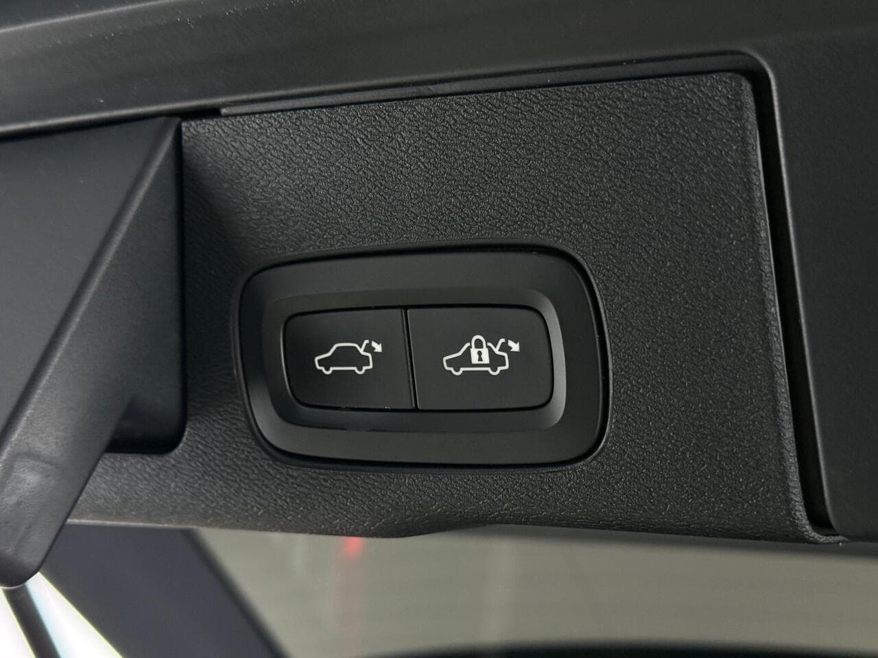 Volvo XC60 thumbnail Misc Controls