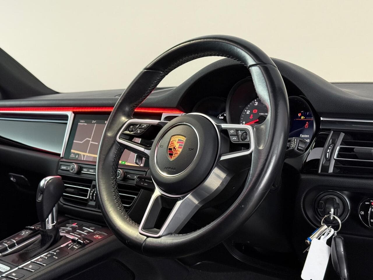 Porsche Macan thumbnail Steering Wheel