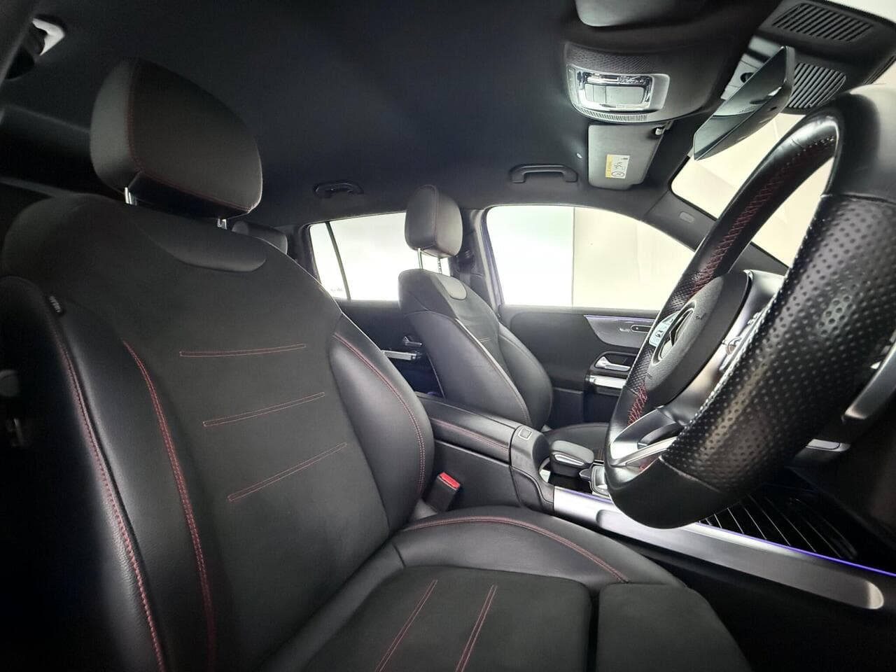 Mercedes-Benz GLB thumbnail Seat Driver