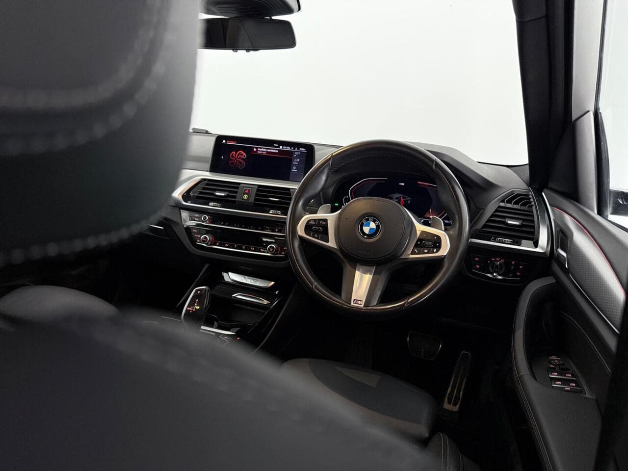 BMW X3 thumbnail Interior Front