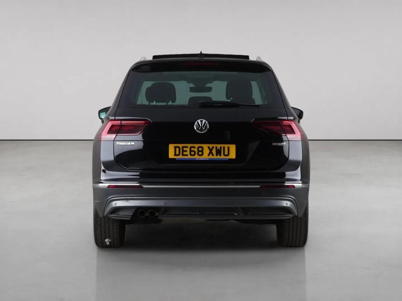 Volkswagen Tiguan thumbnail Rear