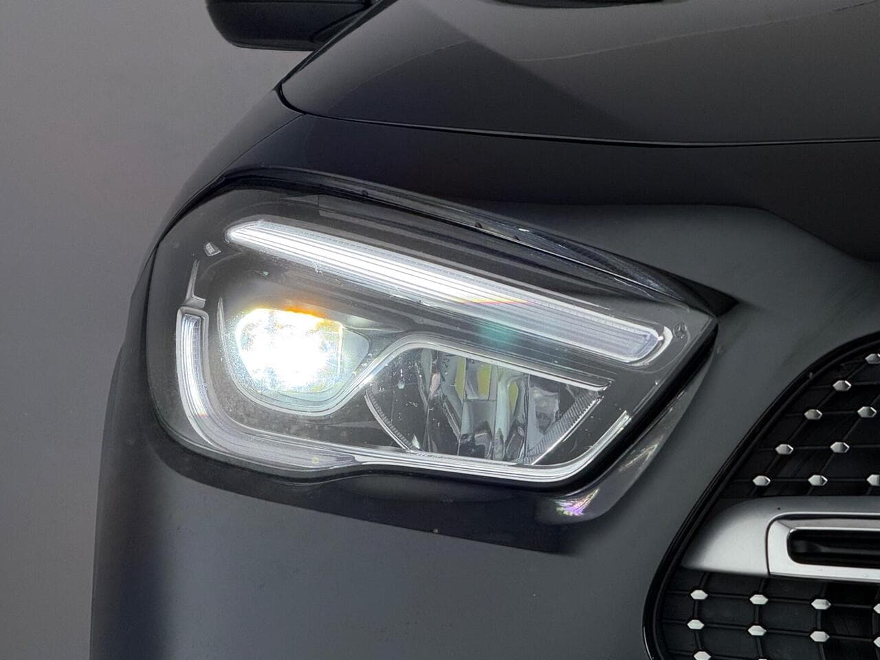 Mercedes-Benz GLA thumbnail Lights Front