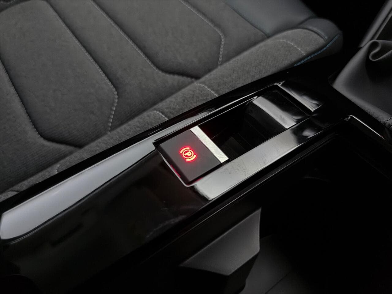 Citroen C4 thumbnail Misc Controls