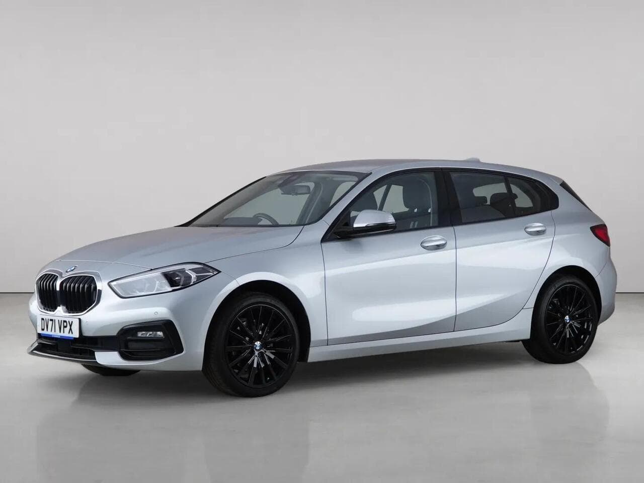 BMW 1 Series thumbnail Front Left