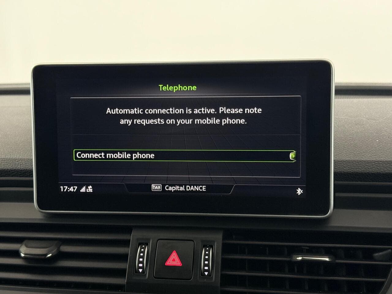 Audi Q5 thumbnail Infotainment System