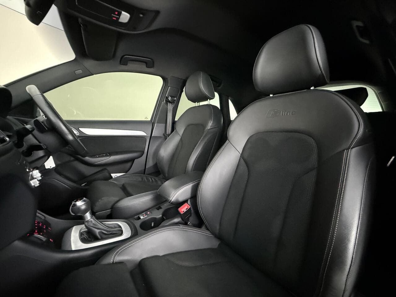 Audi Q3 thumbnail Seat Front Passenger
