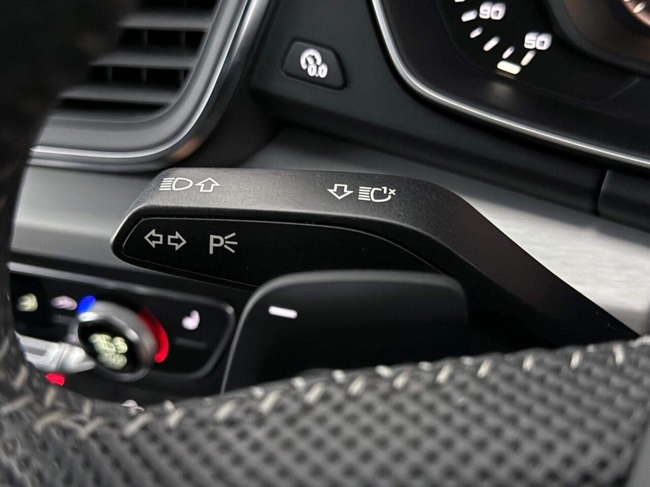 Audi Q5 thumbnail Misc Controls