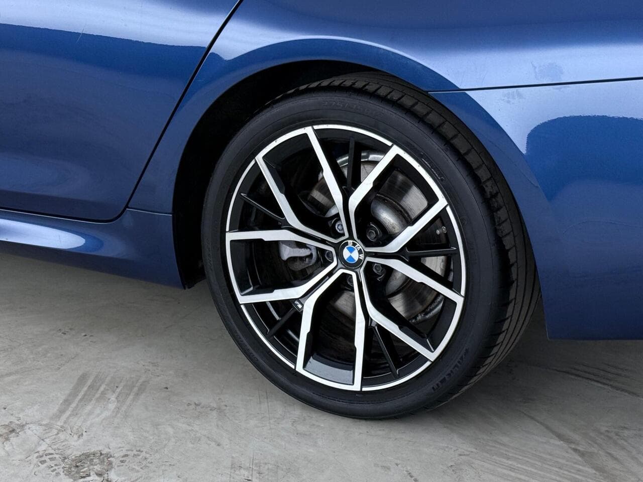 BMW 5 Series thumbnail Wheel