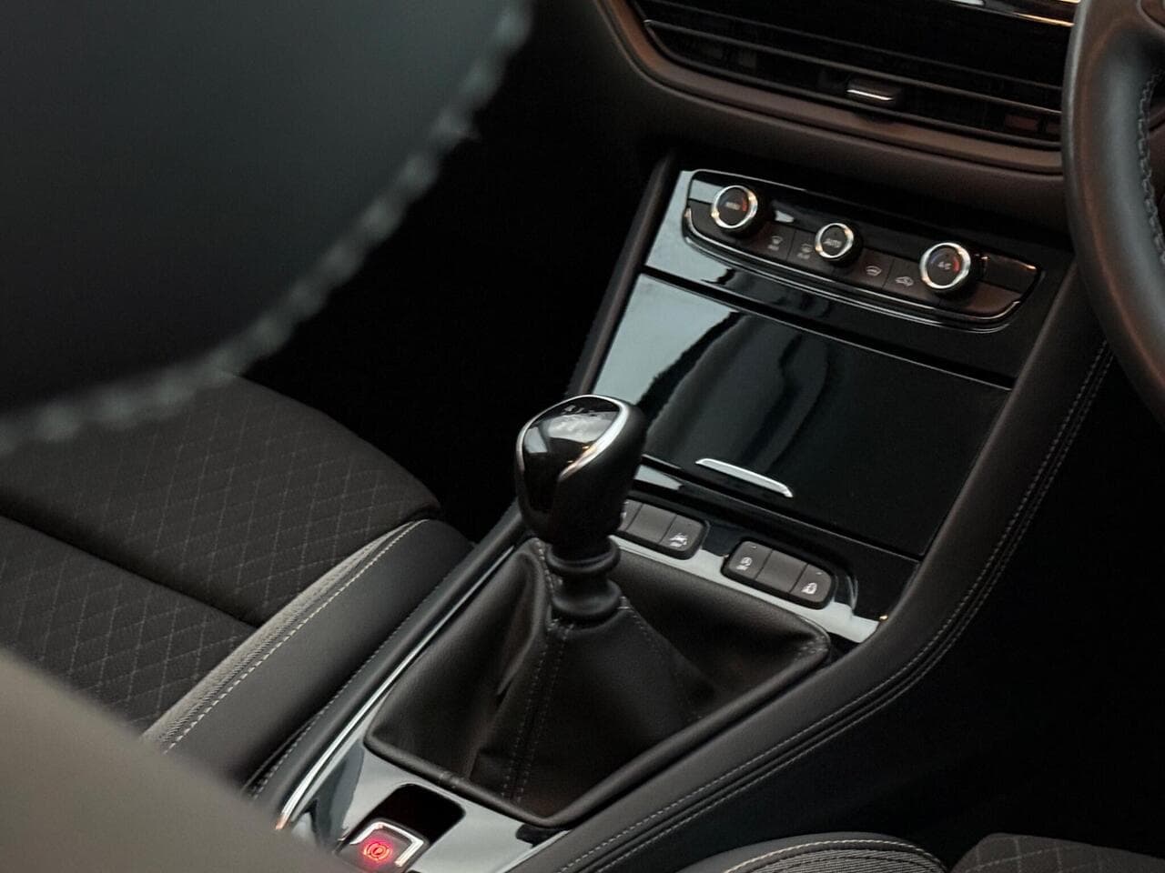 Vauxhall Grandland thumbnail Interior Front