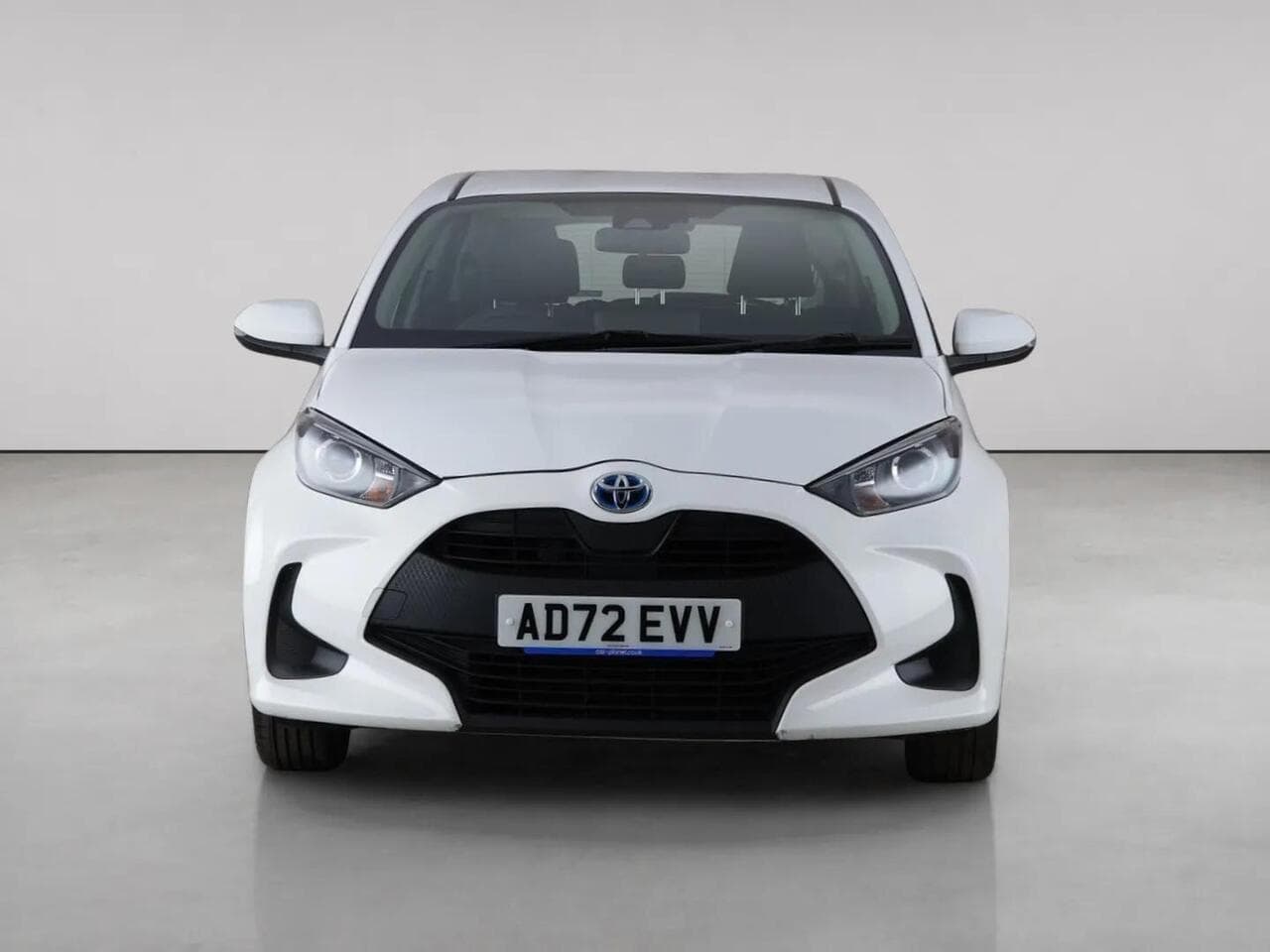 Toyota Yaris thumbnail Front