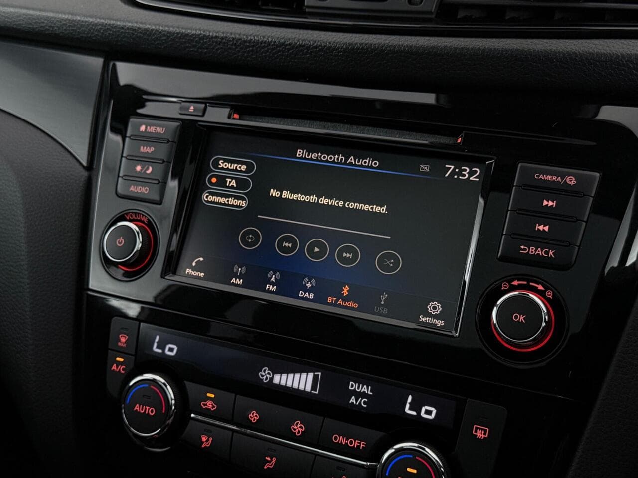 Nissan Qashqai thumbnail Infotainment System