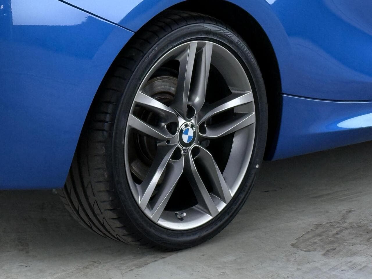 BMW 2 Series thumbnail Wheel