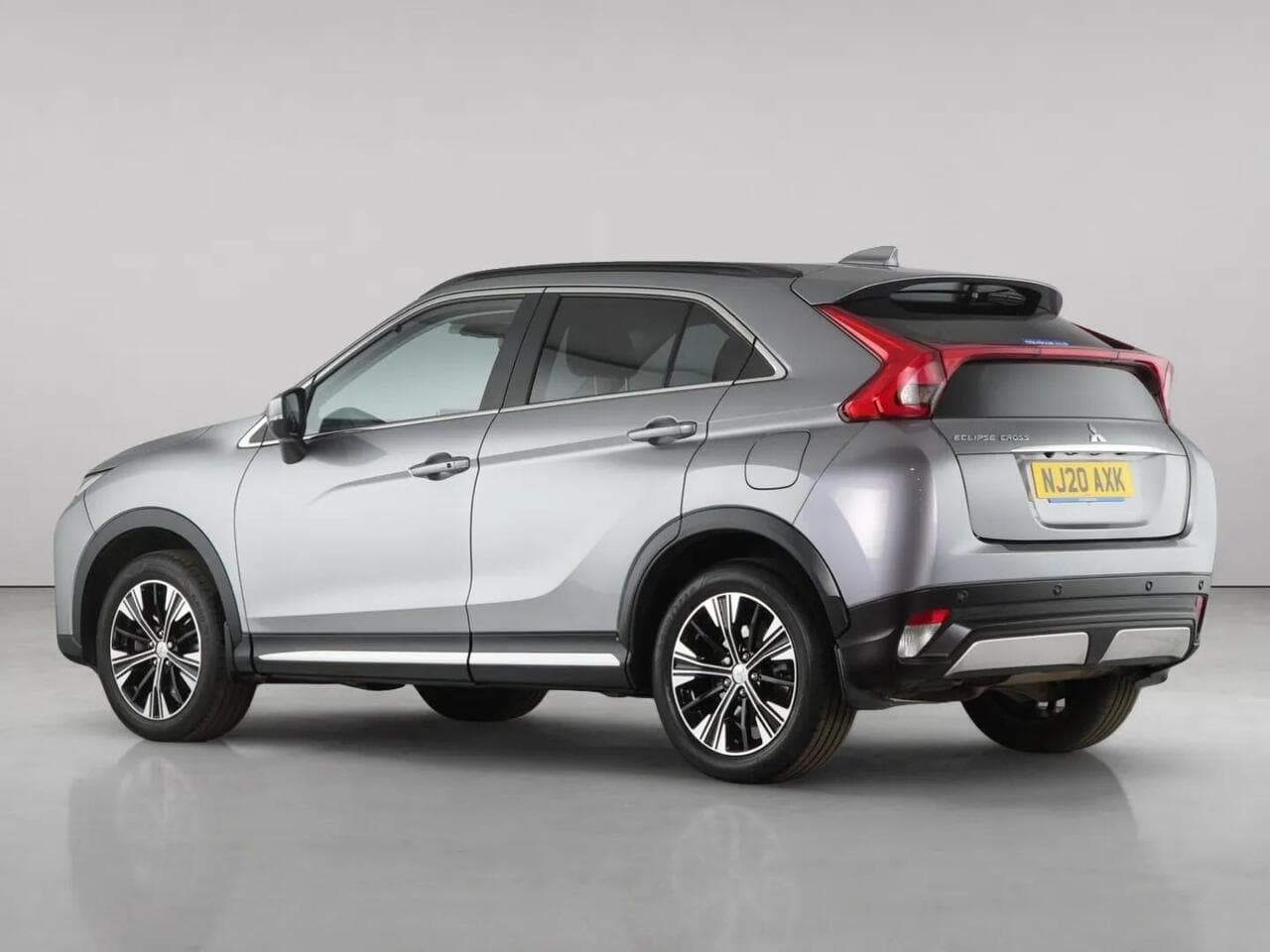 Mitsubishi Eclipse Cross thumbnail Rear Left