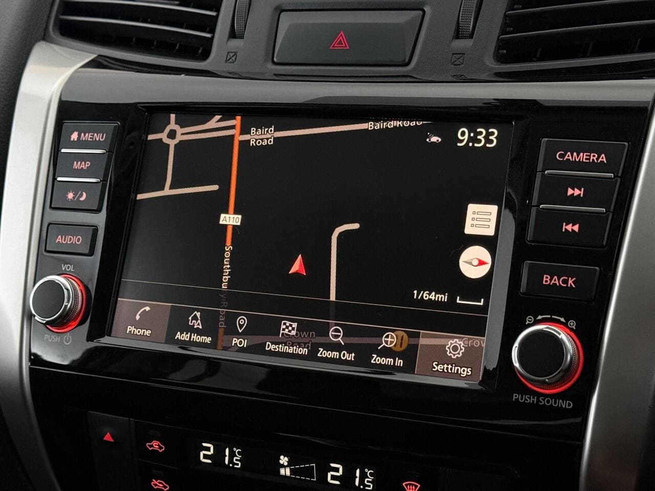 Nissan Navara thumbnail Infotainment System