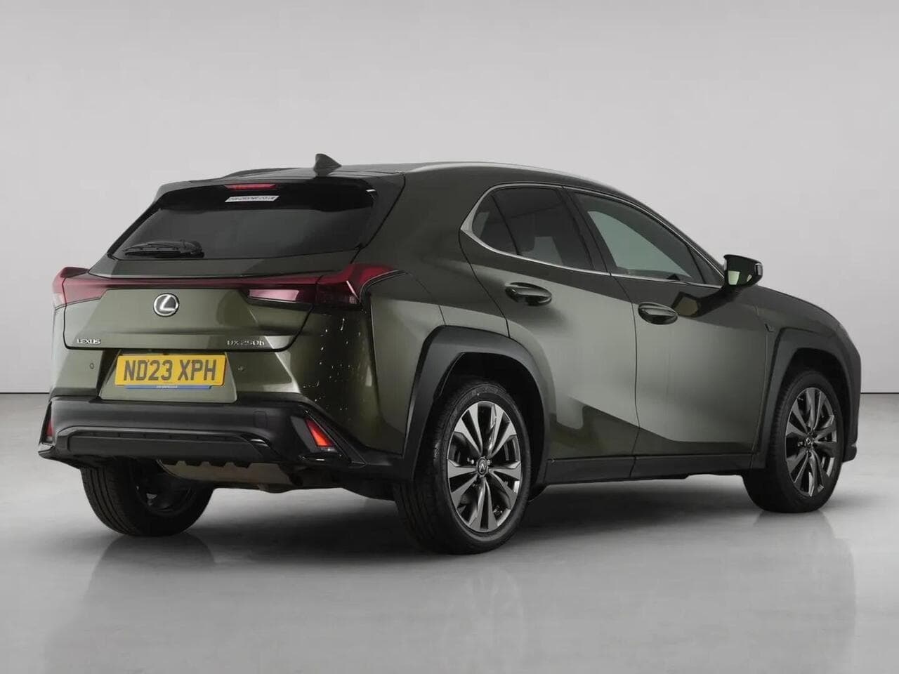 Lexus UX thumbnail Rear Right