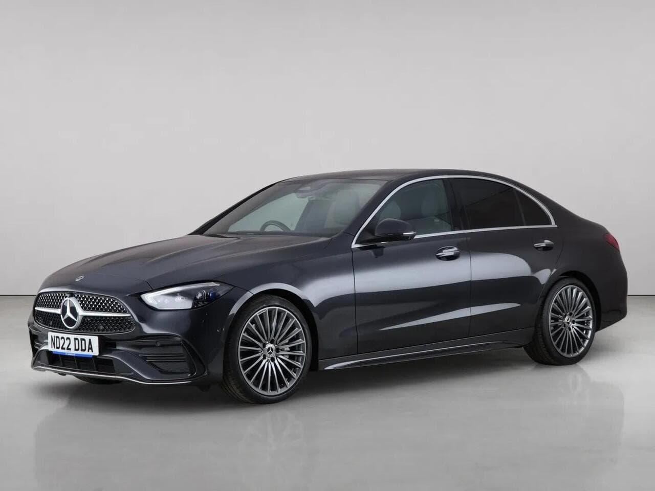 Mercedes-Benz C Class thumbnail Front Left