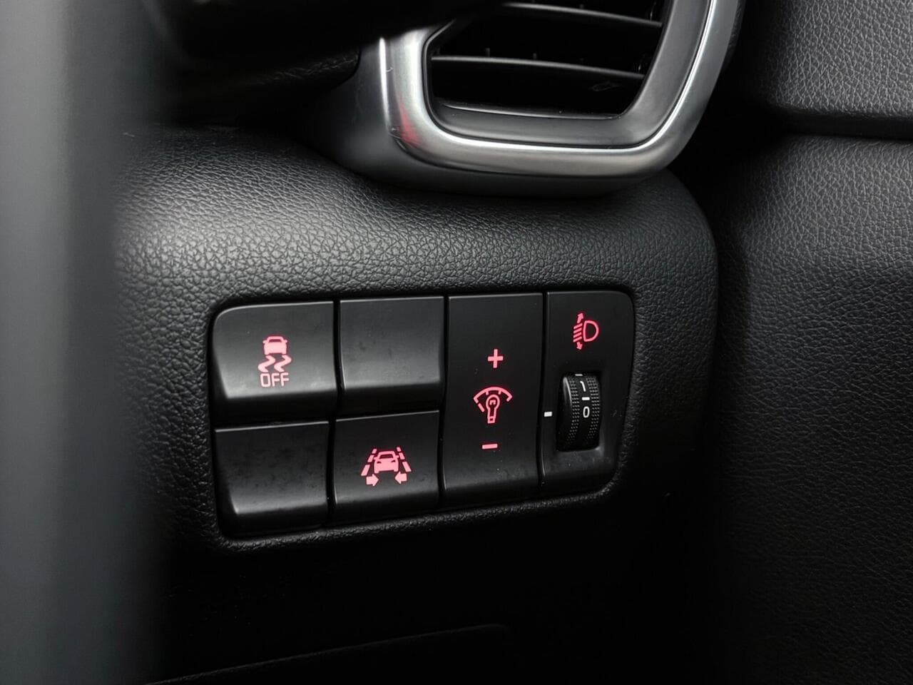 Kia Sportage thumbnail Misc Controls