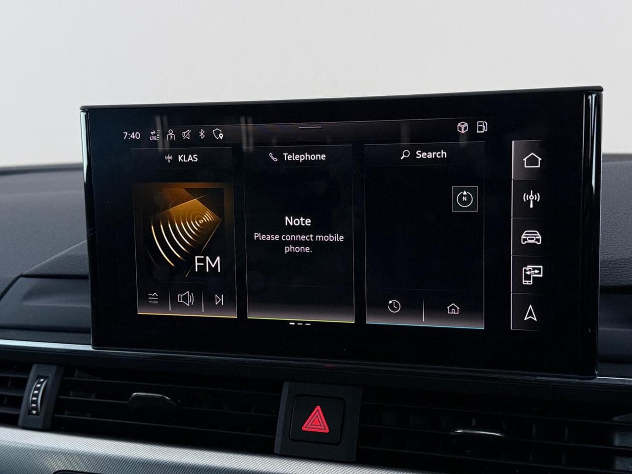 Audi A4 Avant thumbnail Infotainment System