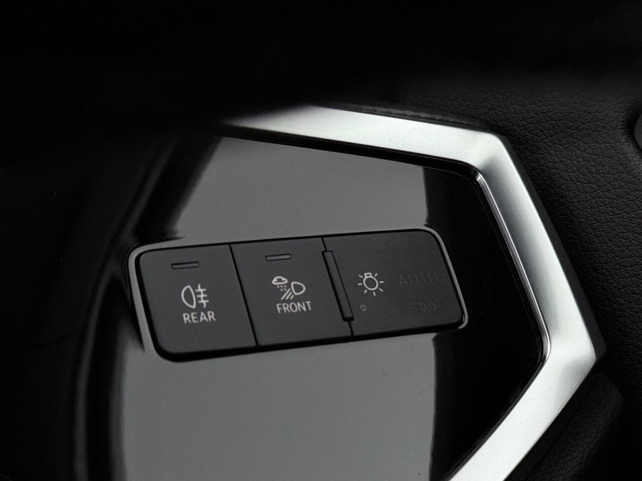 Audi Q3 thumbnail Misc Controls