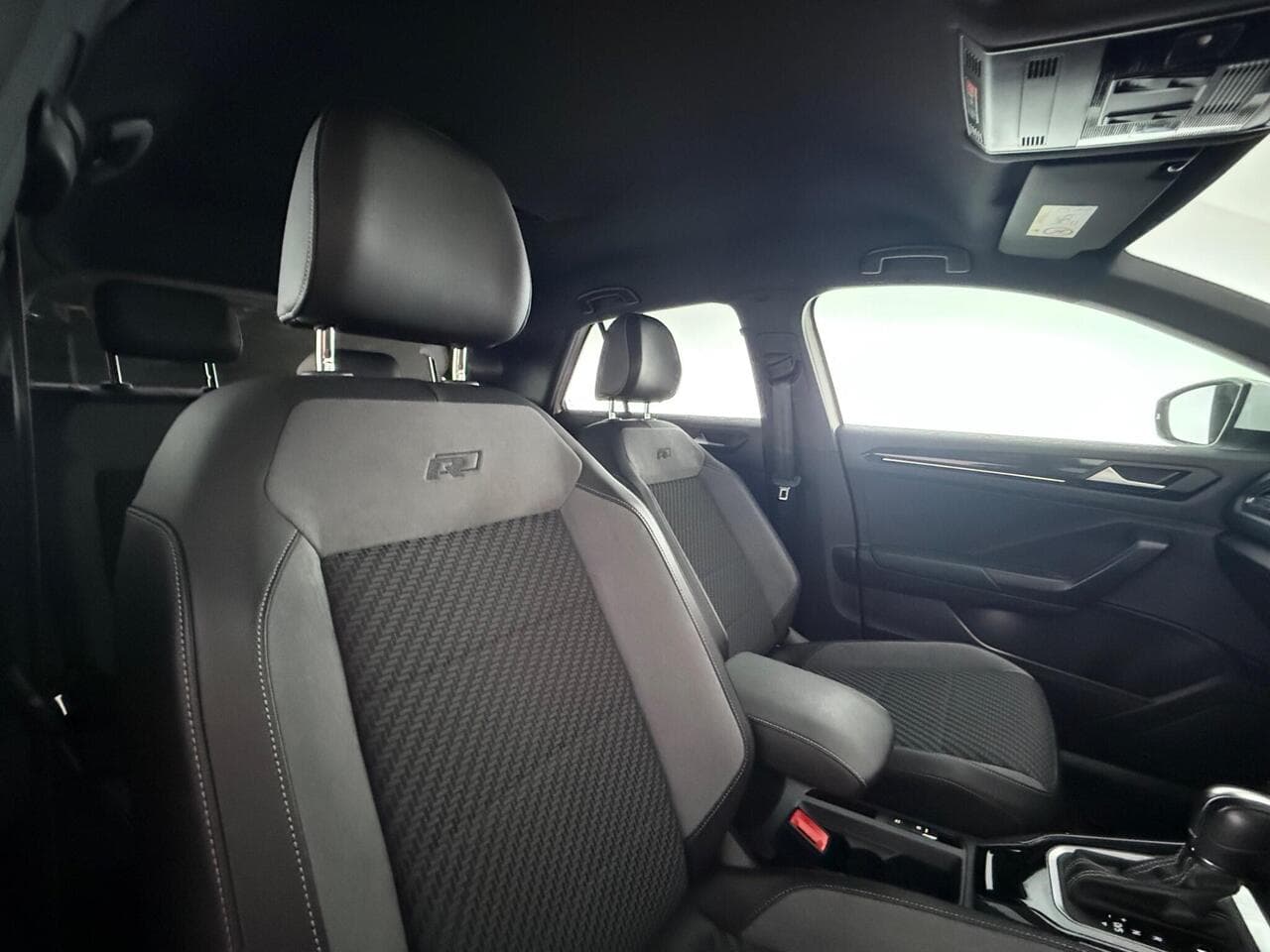 Volkswagen T-Roc thumbnail Seat Driver
