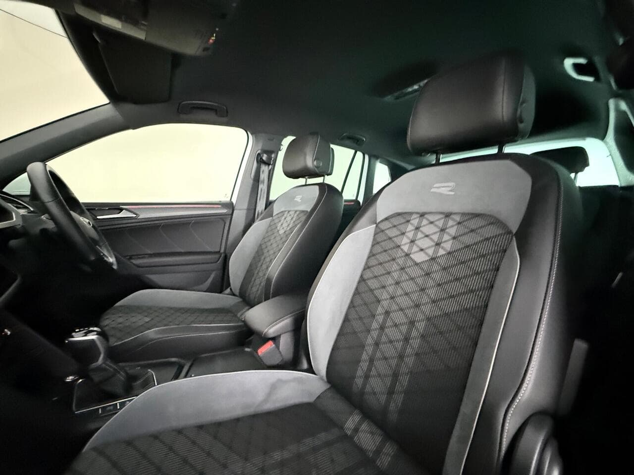 Volkswagen Tiguan thumbnail Seat Front Passenger