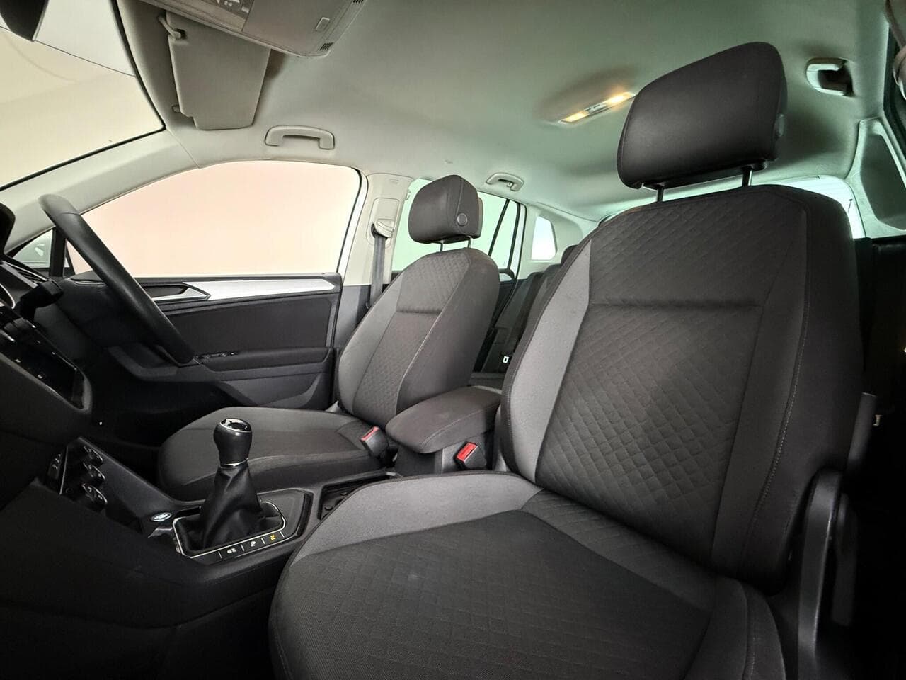 Volkswagen Tiguan thumbnail Seat Front Passenger