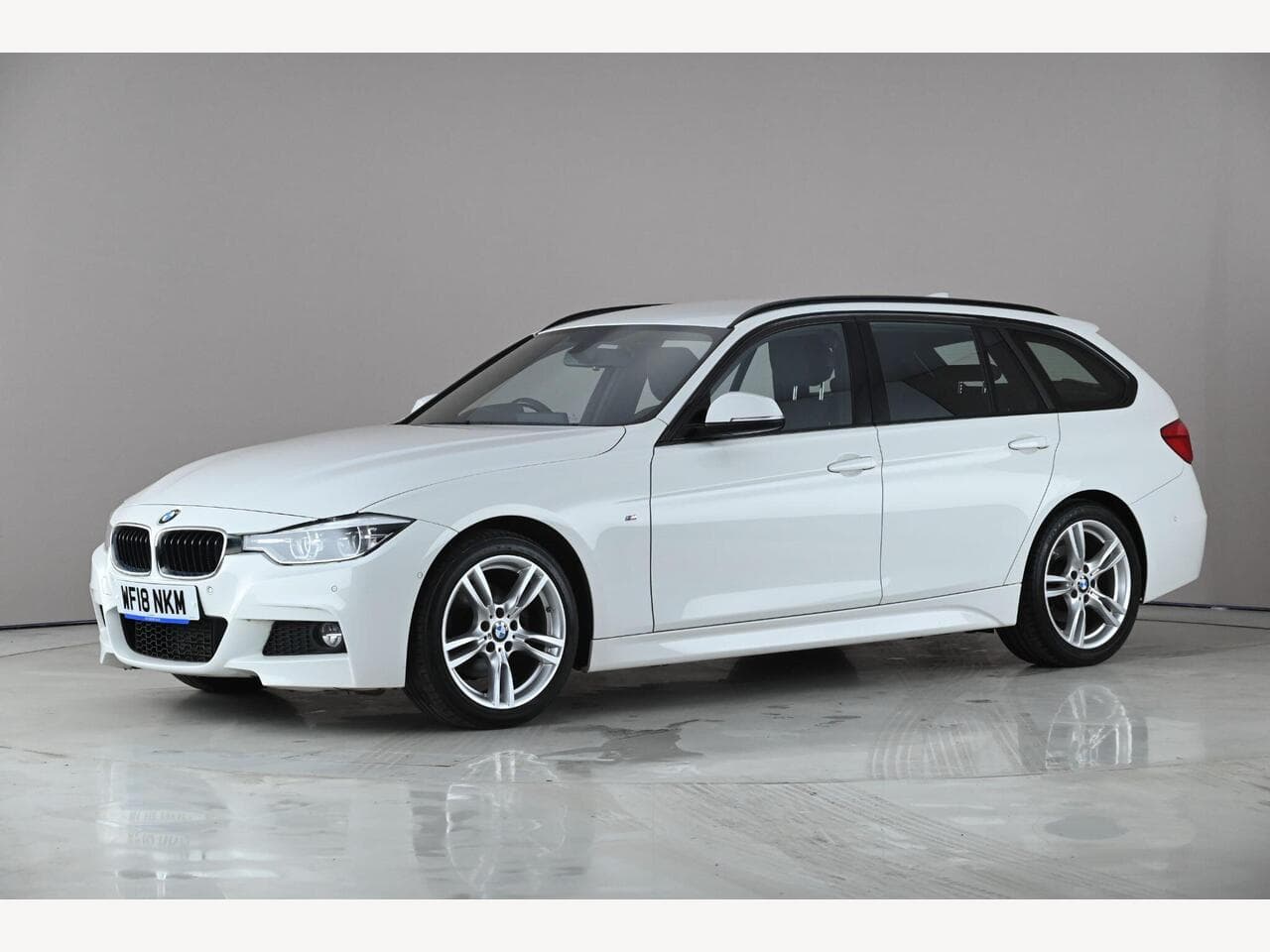 BMW 3 Series thumbnail Front Left