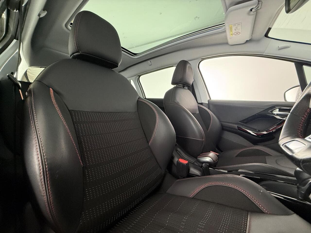 Peugeot 2008 thumbnail Seat Driver