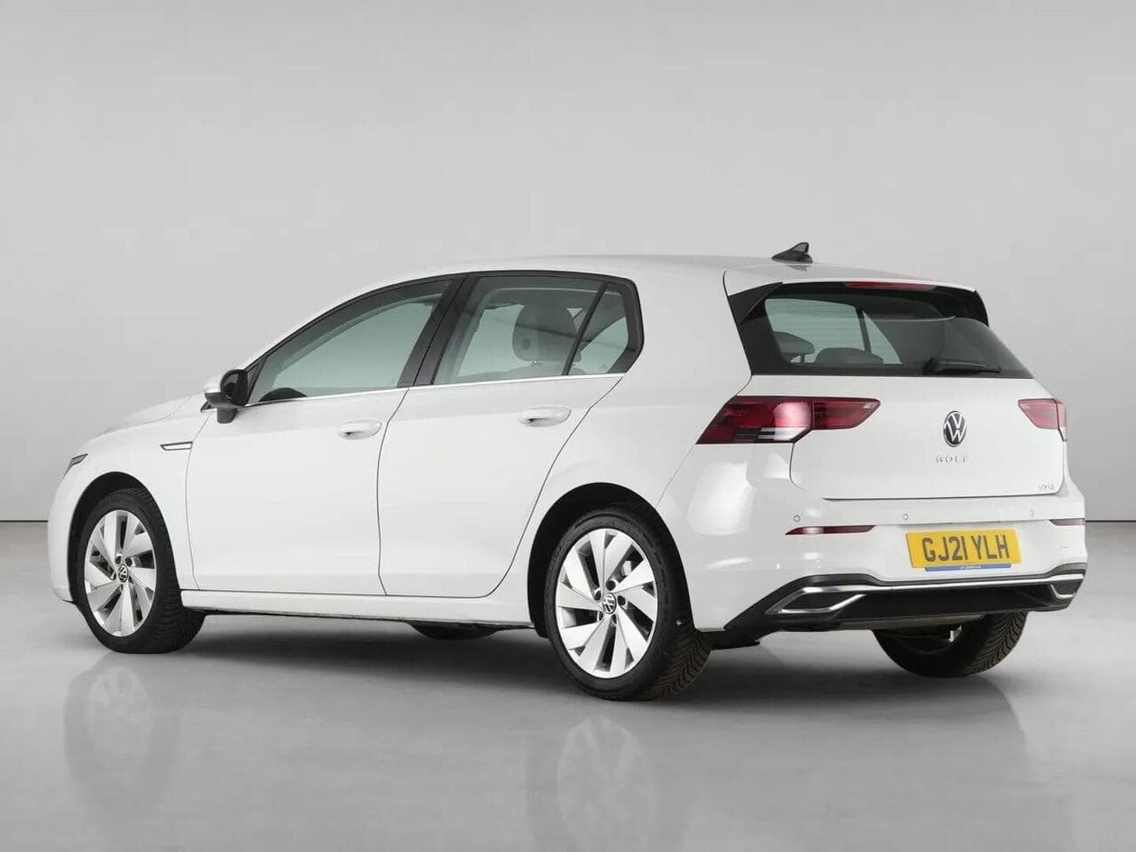 Volkswagen Golf thumbnail Rear Left