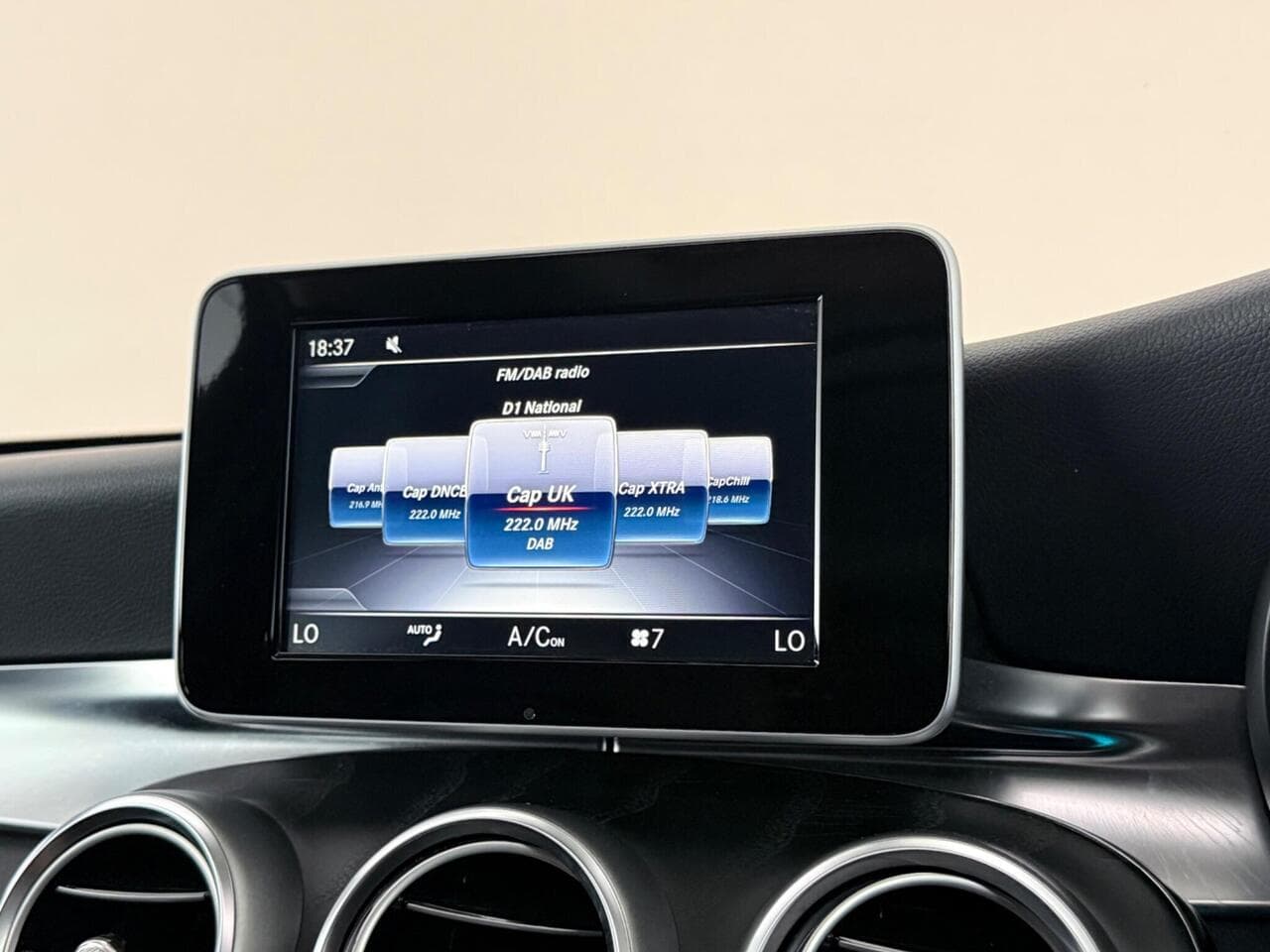 Mercedes-Benz GLC thumbnail Infotainment System