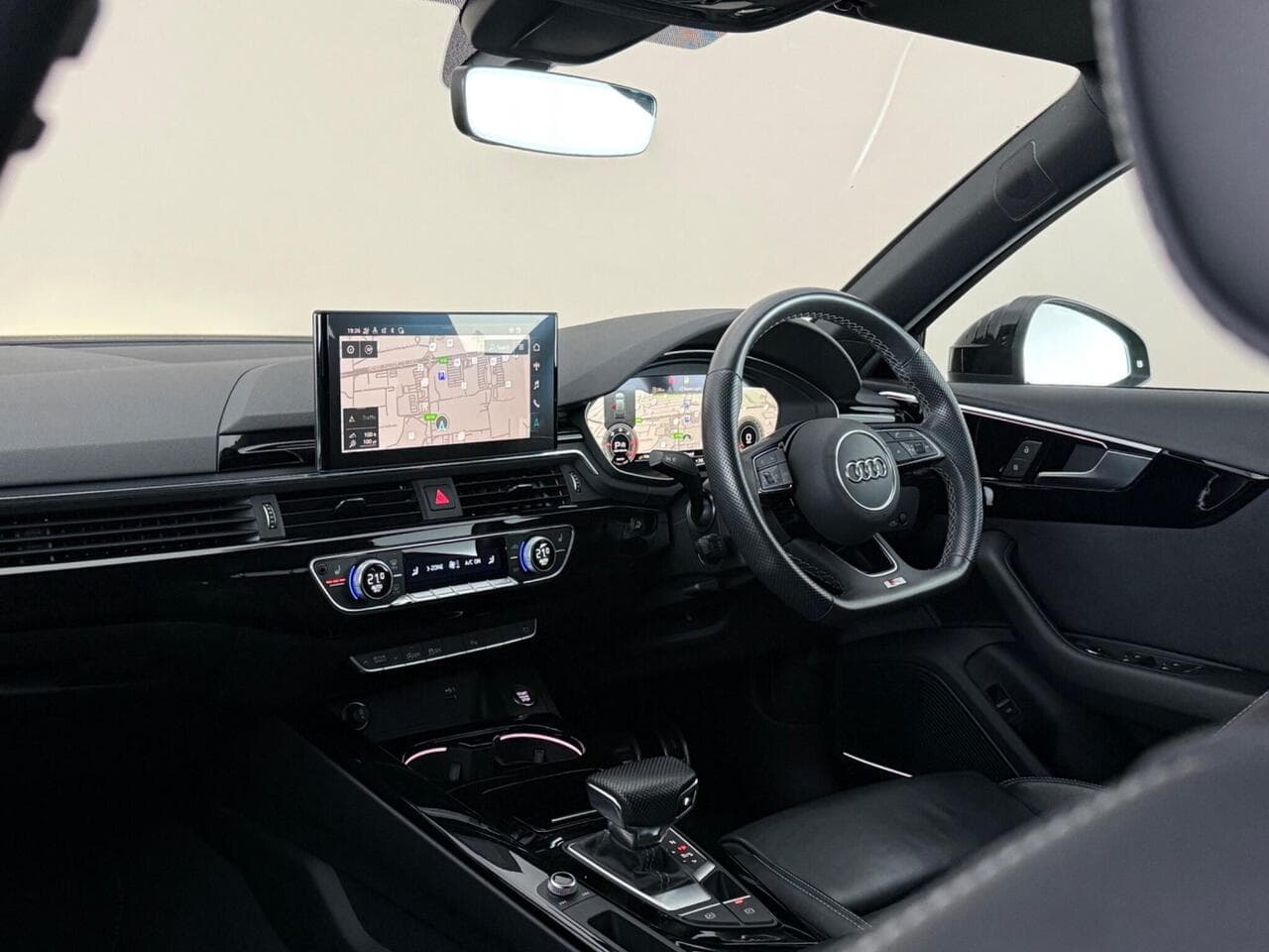 Audi A4 Avant thumbnail Interior Front