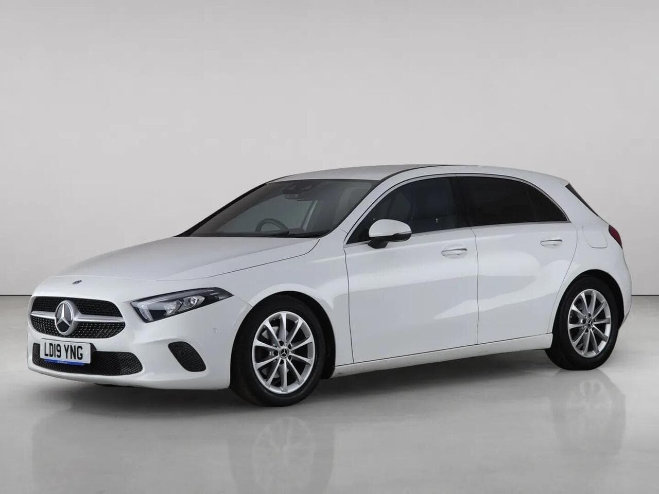 Mercedes-Benz A Class thumbnail Front Left