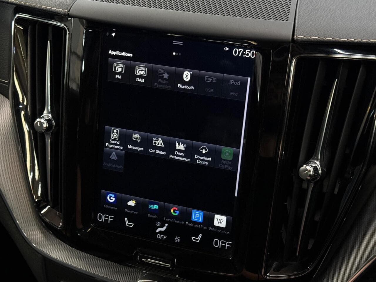 Volvo XC60 thumbnail Infotainment System