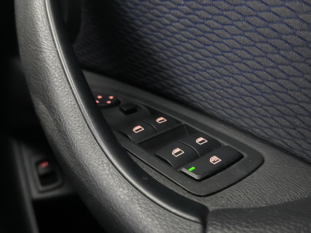 BMW X1 thumbnail Misc Controls