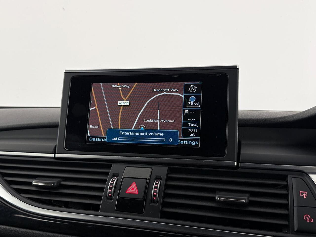 Audi A6 Avant thumbnail Infotainment System