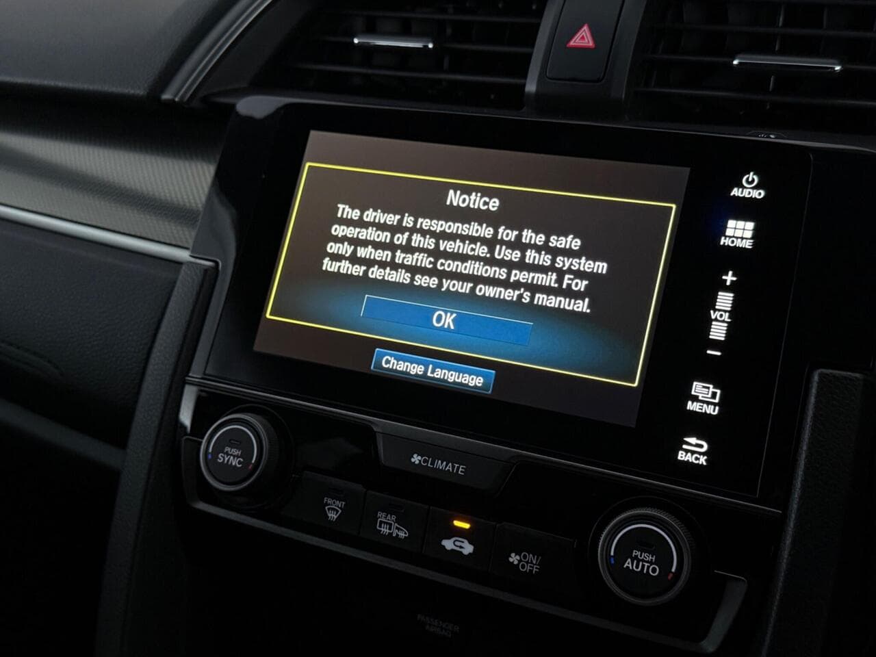 Honda Civic thumbnail Infotainment System