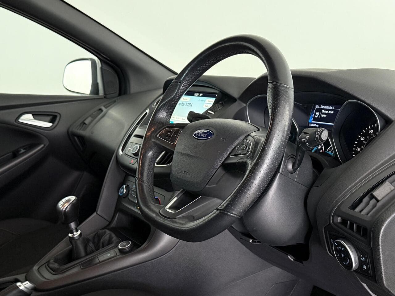 Ford Focus thumbnail Interior Front