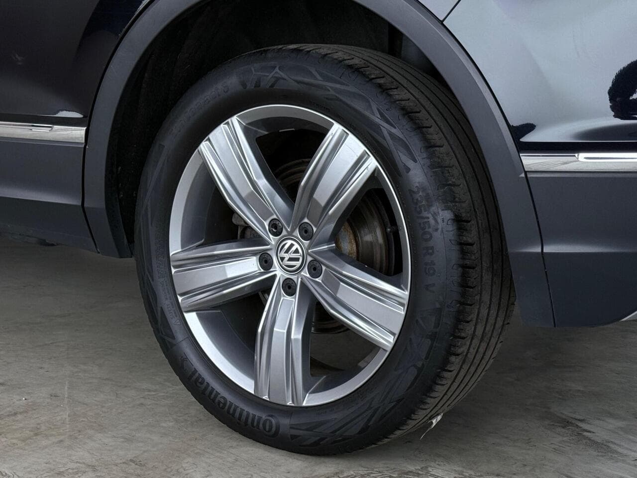 Volkswagen Tiguan thumbnail Wheel