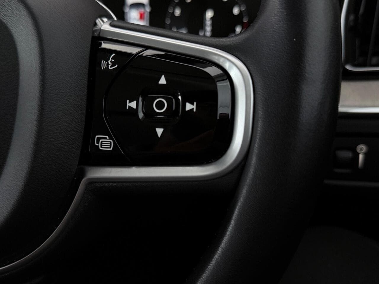 Volvo XC60 thumbnail Misc Controls