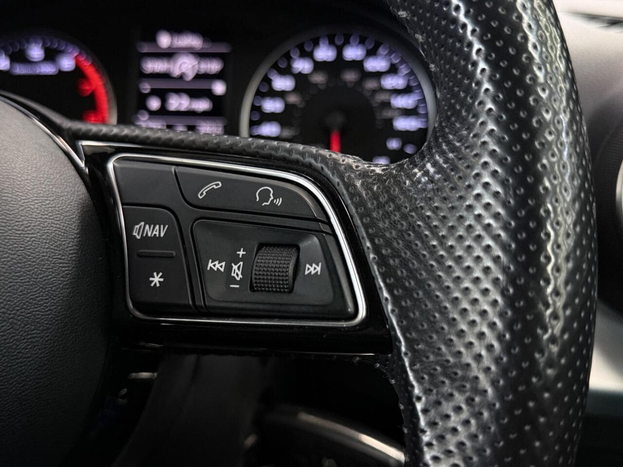 Audi Q2 thumbnail Misc Controls