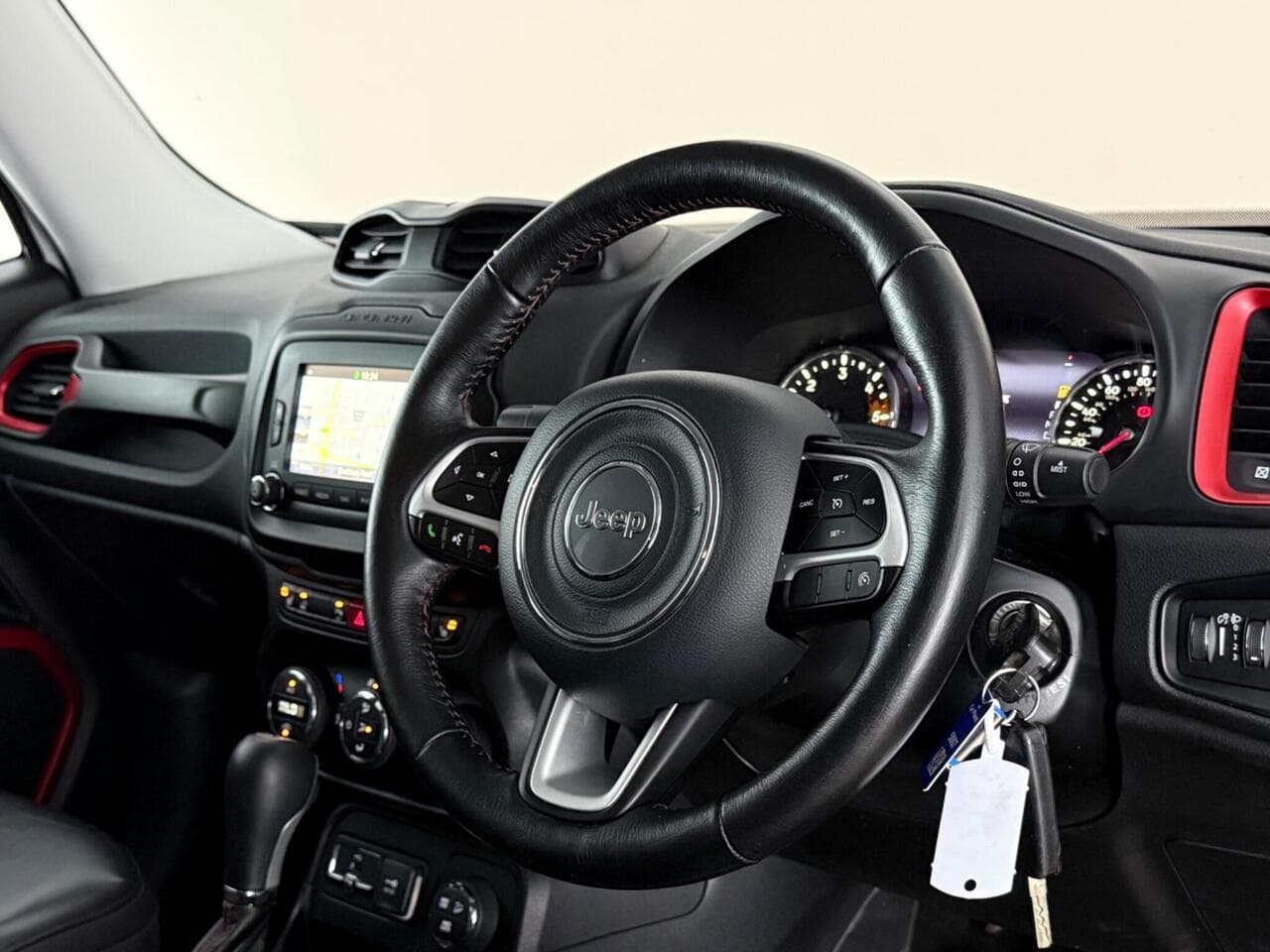 Jeep Renegade thumbnail Steering Wheel