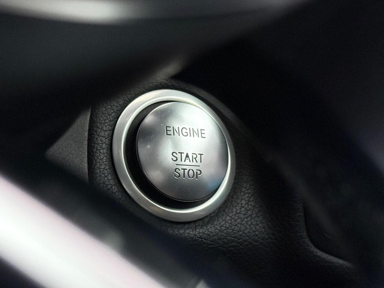 Mercedes-Benz C Class thumbnail Misc Controls