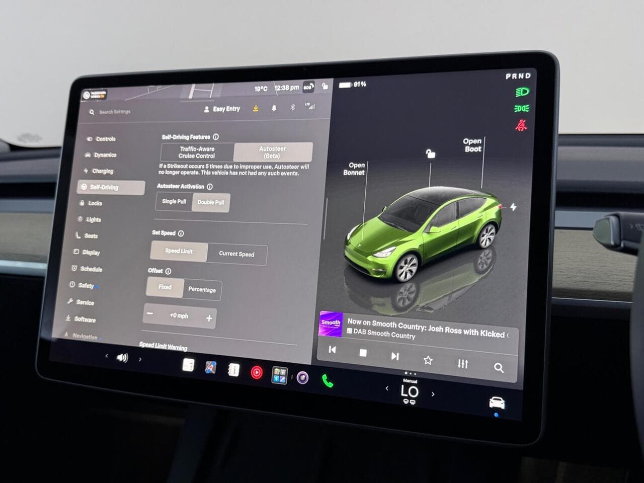 Tesla Model Y thumbnail Infotainment System