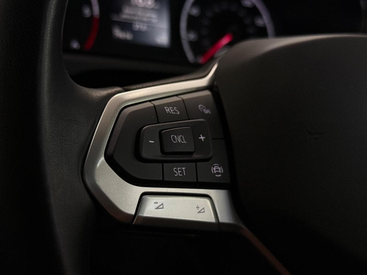 Volkswagen Caddy thumbnail Misc Controls