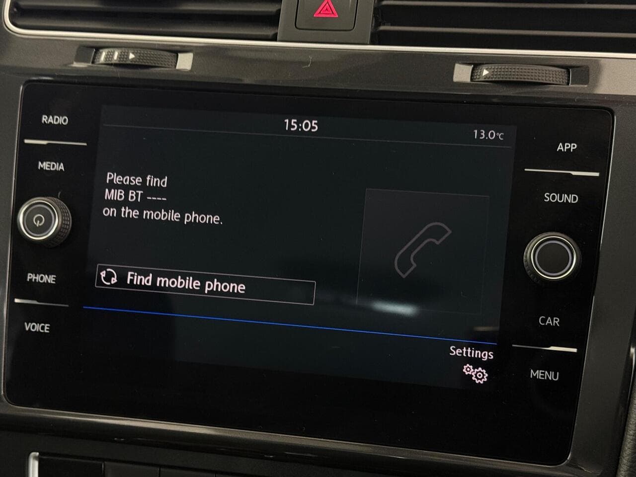 Volkswagen Golf thumbnail Infotainment System