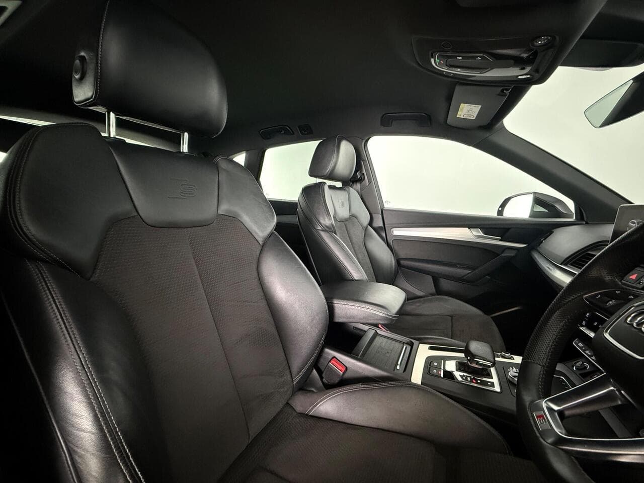 Audi Q5 thumbnail Seat Driver