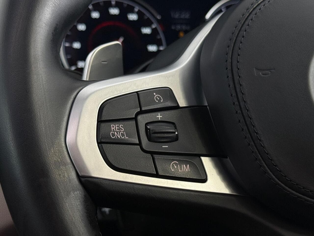 BMW 6 Series Gran Turismo thumbnail Misc Controls