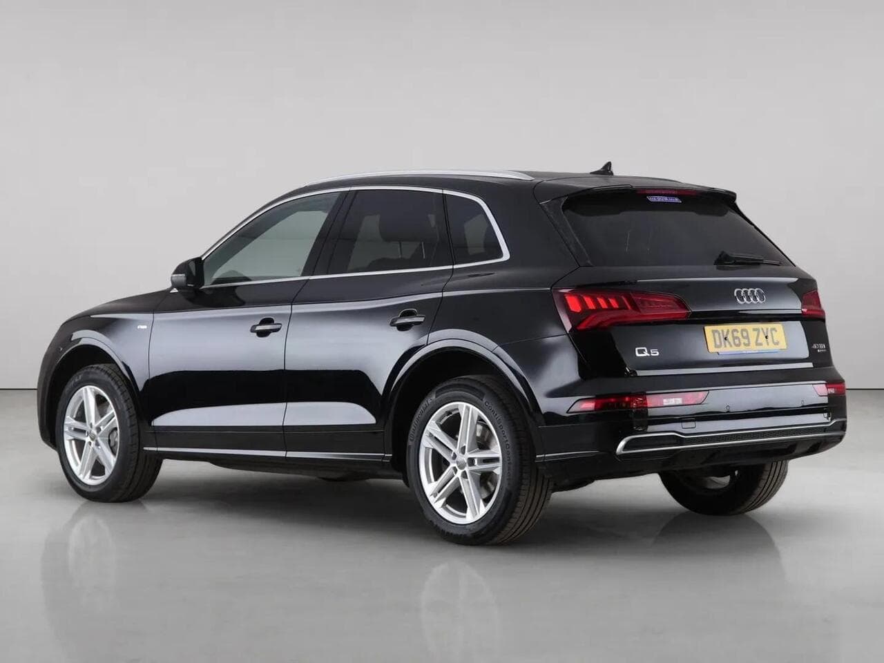 Audi Q5 thumbnail Rear Left